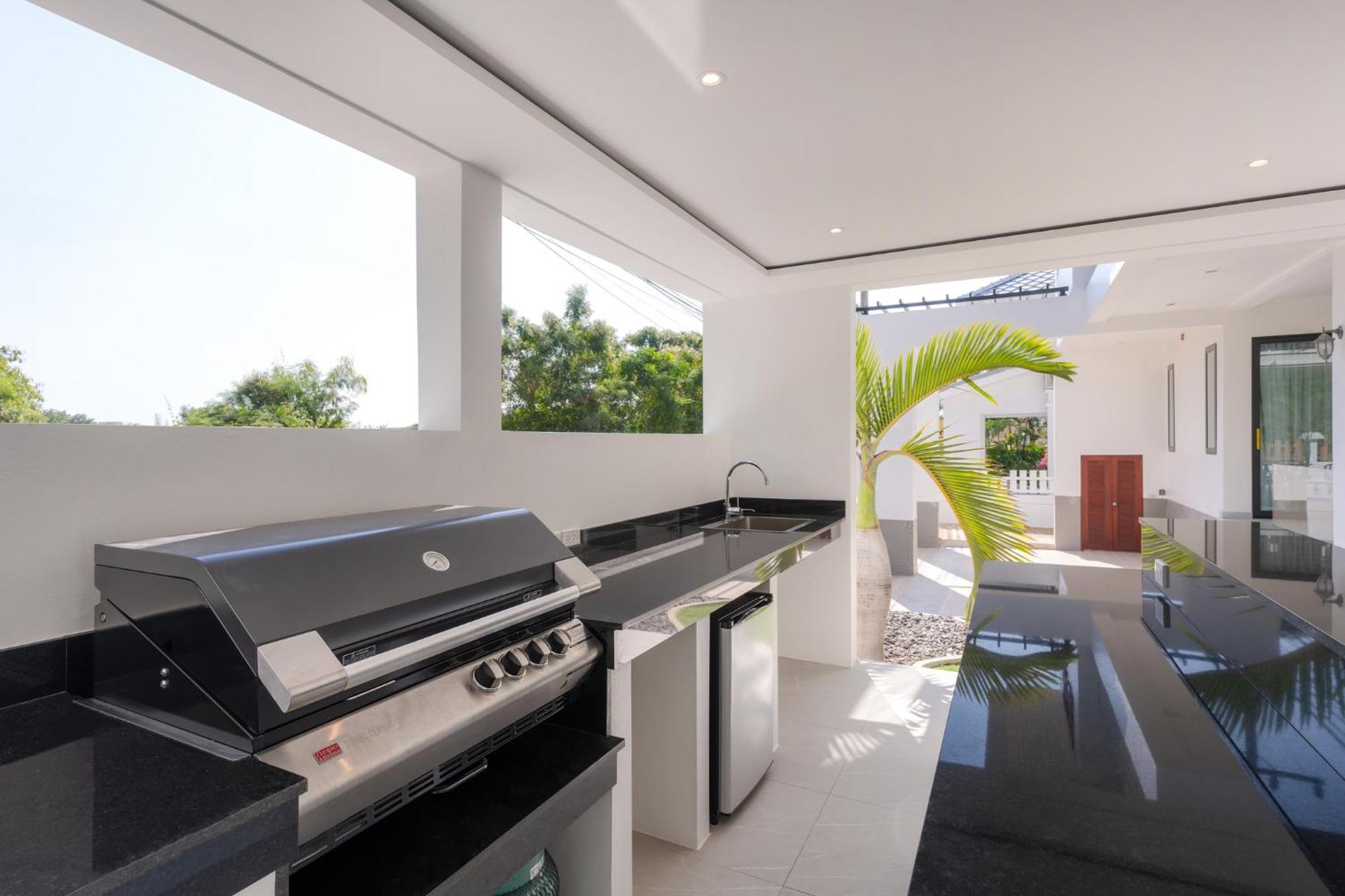 Stunning Villa With Pool And Tropical Garden Хуа Хин Экстерьер фото